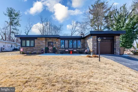 728 Martens Ln, Springfield, PA 19064