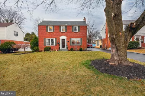 216 Earlington Rd, Havertown, PA 19083