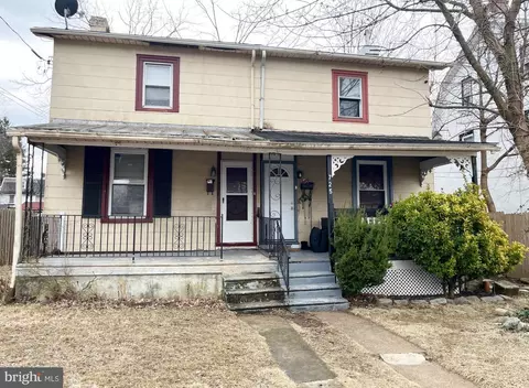 725 Preston Ave, Bryn Mawr, PA 19010