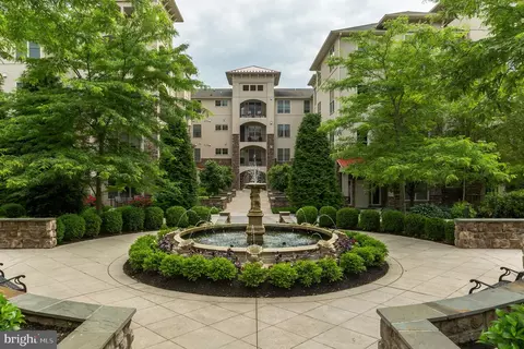 128 Cornerstone Dr #128, Newtown Square, PA 19073