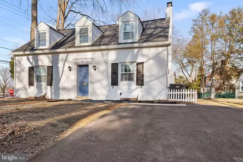 725 N Swarthmore Ave, Swarthmore, PA 19081