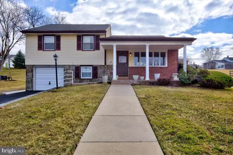 373 Lawrence Rd, Broomall, PA 19008