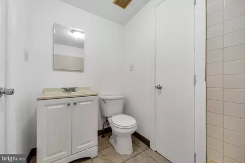 Bath - 196 Springton Rd, Darby, PA 19082 photo 1 of 2