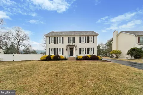 116 Carriage Ln, Aston, PA 19014