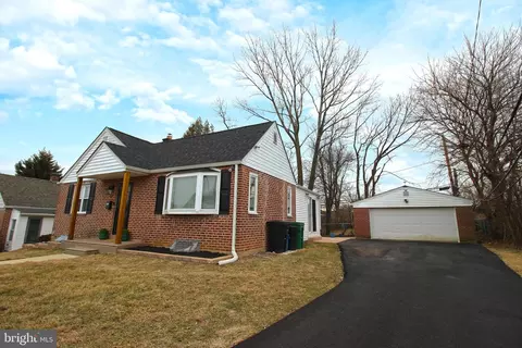 23 Pleasant Rd, Broomall, PA 19008