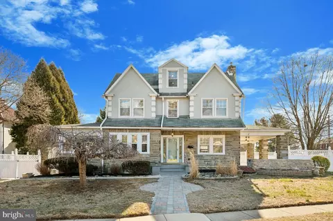 365 Kirks Ln, Drexel Hill, PA 19026