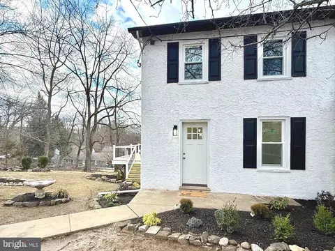 12 Diamond St, Aston, PA 19014
