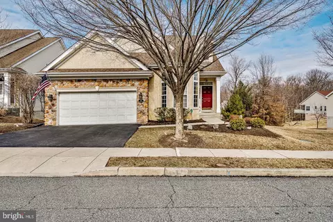 5 King Ct, Boothwyn, PA 19061