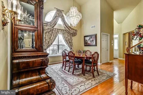 5 King Ct, Boothwyn, PA 19061 photo 8