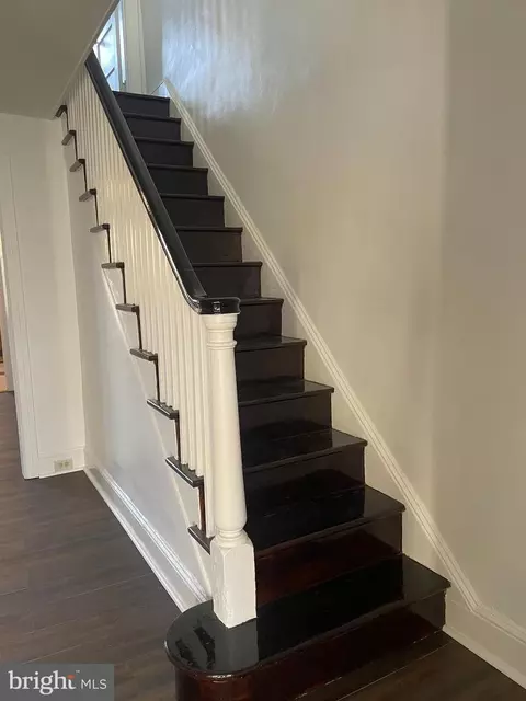 Entry Way - 67 Sunshine Rd, Darby, PA 19082 photo 8 of 9