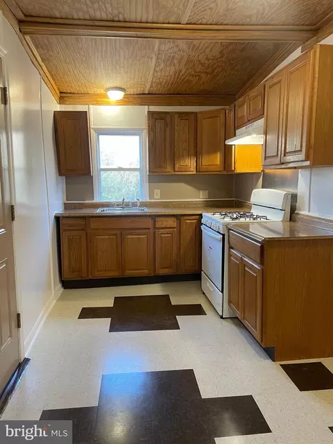Kitchen - 67 Sunshine Rd, Darby, PA 19082 photo 2 of 2