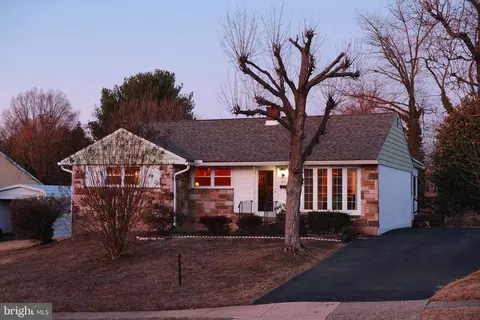 213 Gerald Dr, Aston, PA 19014