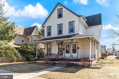918 8th Ave, Prospect Park, PA 19076