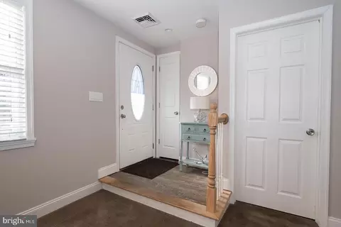 Entry Way - 226 E Springfield Rd, Springfield, PA 19064 photo 10 of 16