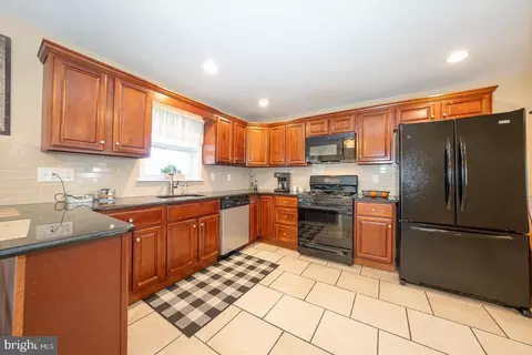 Kitchen - 226 E Springfield Rd, Springfield, PA 19064 photo 4 of 4