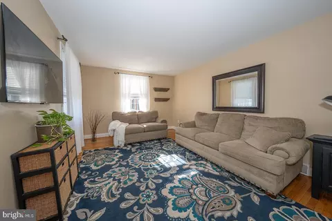 Living - 226 E Springfield Rd, Springfield, PA 19064 photo 1 of 4