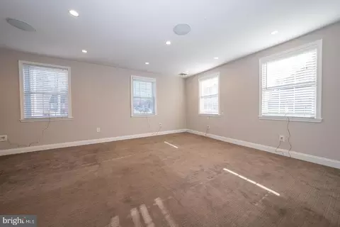 Living - 226 E Springfield Rd, Springfield, PA 19064 photo 3 of 4