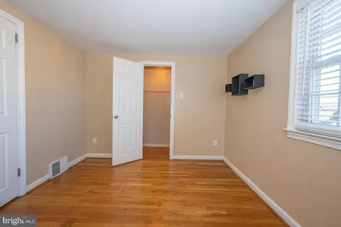 Bedroom - 226 E Springfield Rd, Springfield, PA 19064 photo 3 of 6