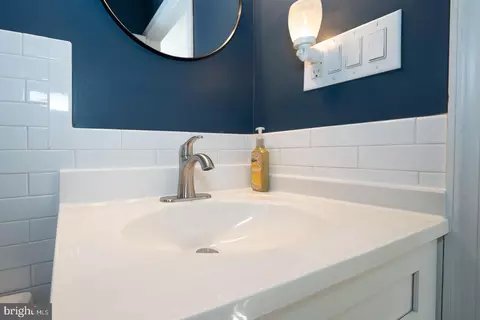 Bath - 226 E Springfield Rd, Springfield, PA 19064 photo 2 of 4