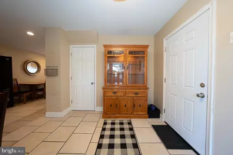 Entry Way - 226 E Springfield Rd, Springfield, PA 19064 photo 9 of 16
