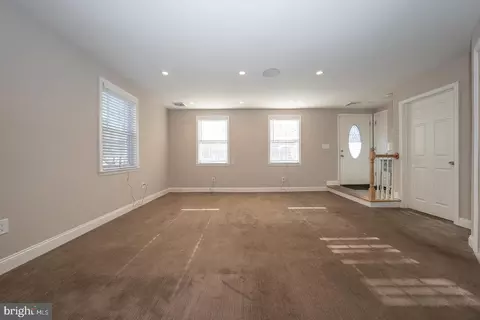 Living - 226 E Springfield Rd, Springfield, PA 19064 photo 2 of 4