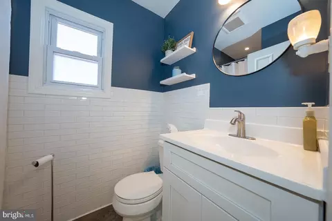 Bath - 226 E Springfield Rd, Springfield, PA 19064 photo 1 of 4