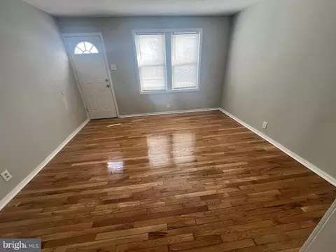 Living - 3502 W 4th St, Marcus Hook, PA 19061 photo 1 of 2