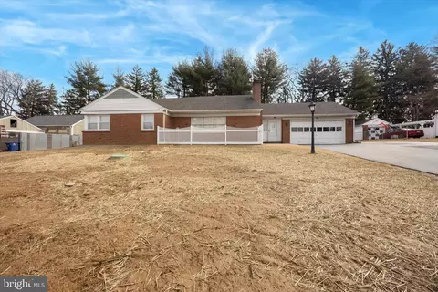 315 Collins Dr, Springfield, PA 19064