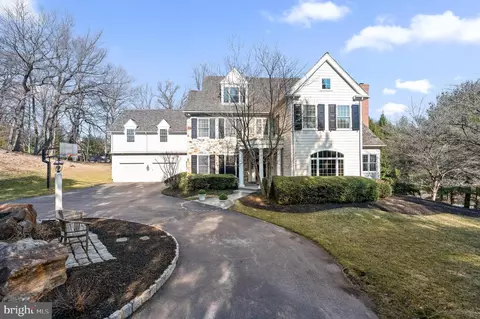 Exterior - 108 Overlook Ln, Wayne, PA 19087 photo 2 of 6