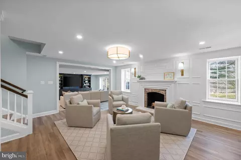 Living - 108 Overlook Ln, Wayne, PA 19087 photo 3 of 3
