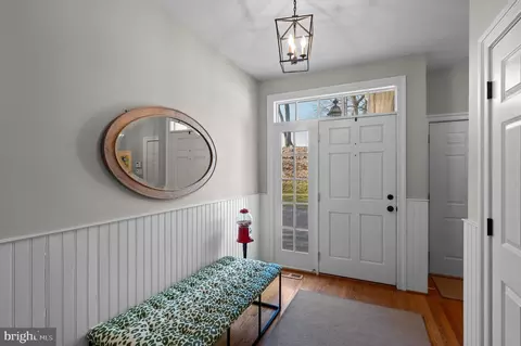 Entry Way - 108 Overlook Ln, Wayne, PA 19087 photo 3 of 7
