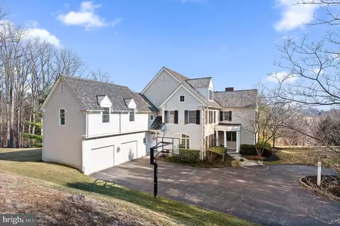 Exterior - 108 Overlook Ln, Wayne, PA 19087 photo 5 of 6