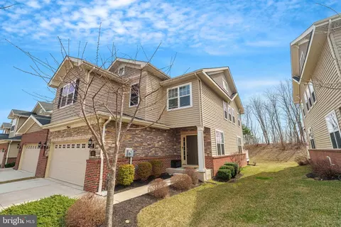 218 Elton Farm Cir, Glen Mills, PA 19342