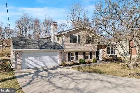 3016 Hetherton Dr, Aston, PA 19014