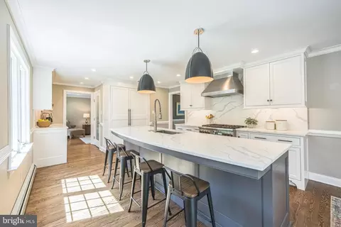115 W Possum Hollow Rd, Wallingford, PA 19086