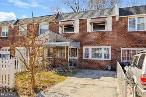 216 Londonderry Ln, Darby, PA 19023