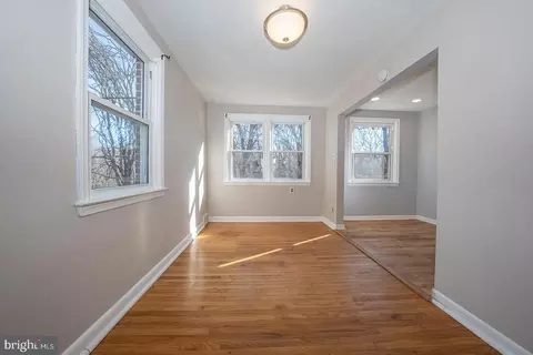 Living - 601 Briarcliff Rd, Darby, PA 19082 photo 6 of 6