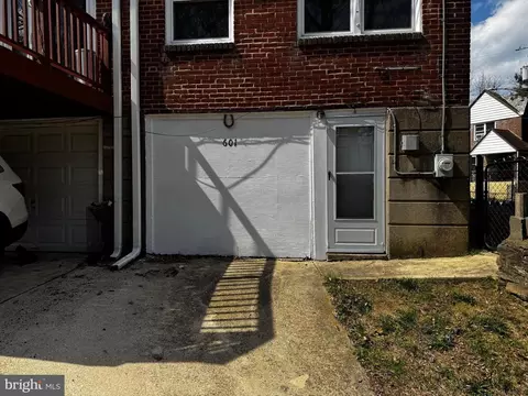 Exterior - 601 Briarcliff Rd, Darby, PA 19082 photo 7 of 14