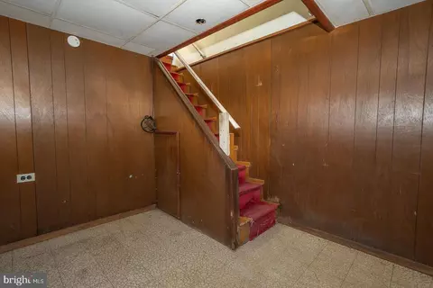 Entry Way - 601 Briarcliff Rd, Darby, PA 19082 photo 9 of 11