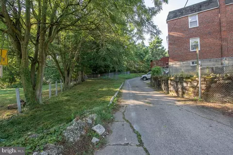 Exterior - 601 Briarcliff Rd, Darby, PA 19082 photo 12 of 14
