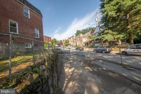 Exterior - 601 Briarcliff Rd, Darby, PA 19082 photo 6 of 14