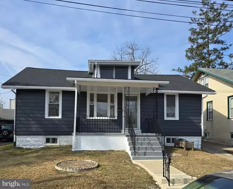 243 Winona Ave, Holmes, PA 19043