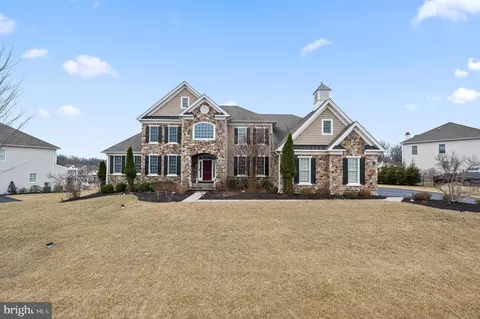 300 Greenbank Ln, Newtown Square, PA 19073