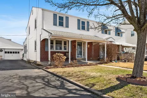 516 Ridley Ave, Folsom, PA 19033