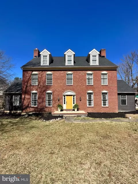 4203 Goshen Rd, Newtown Square, PA 19073