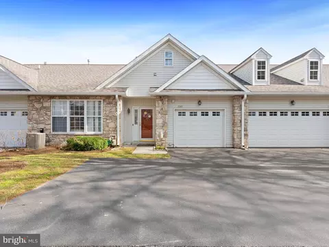 1533 Palmer Dr, Springfield, PA 19064