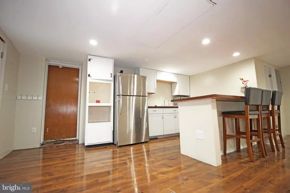 Entry Way - 107 Greenbriar Pl, Aston, PA 19014 photo 2 of 2