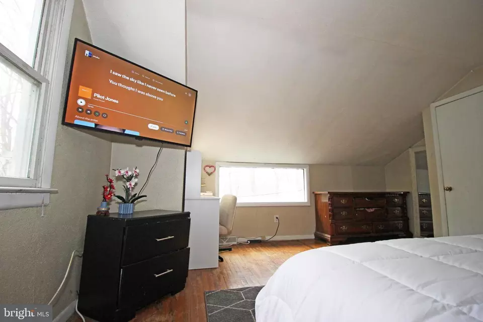 Bedroom - 107 Greenbriar Pl, Aston, PA 19014 photo 6 of 7