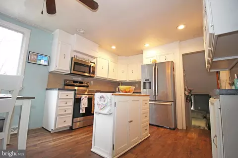 Kitchen - 107 Greenbriar Pl, Aston, PA 19014 photo 1 of 3