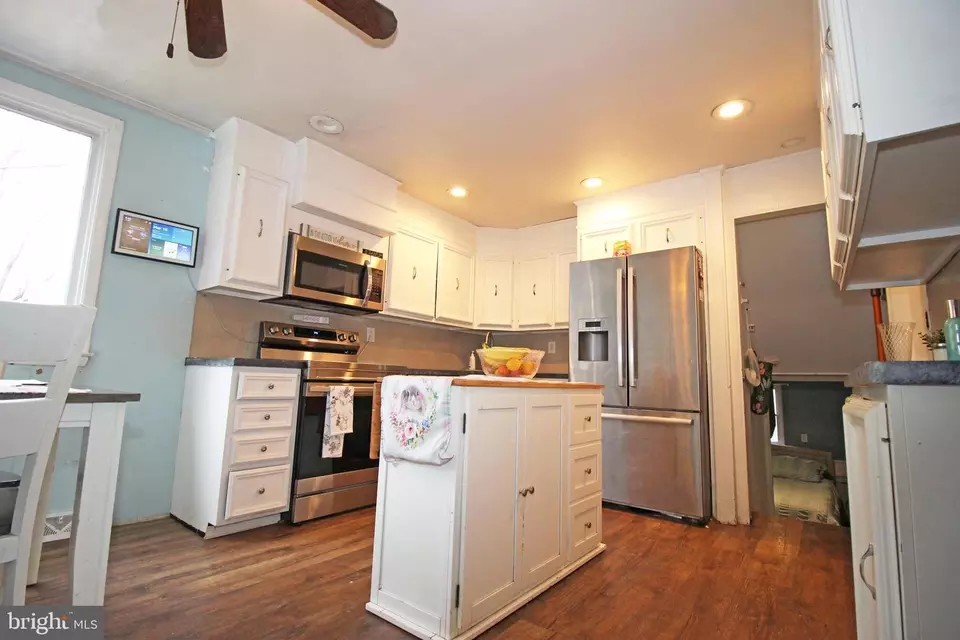 Kitchen - 107 Greenbriar Pl, Aston, PA 19014 photo 1 of 3